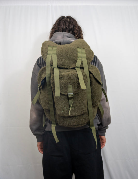 ARMY GREEN CAMPER BAG